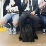 優先席で高齢者を立たせ、平然と座る若者 障がい者の意見に「本当にそれ」「広まってほしい」